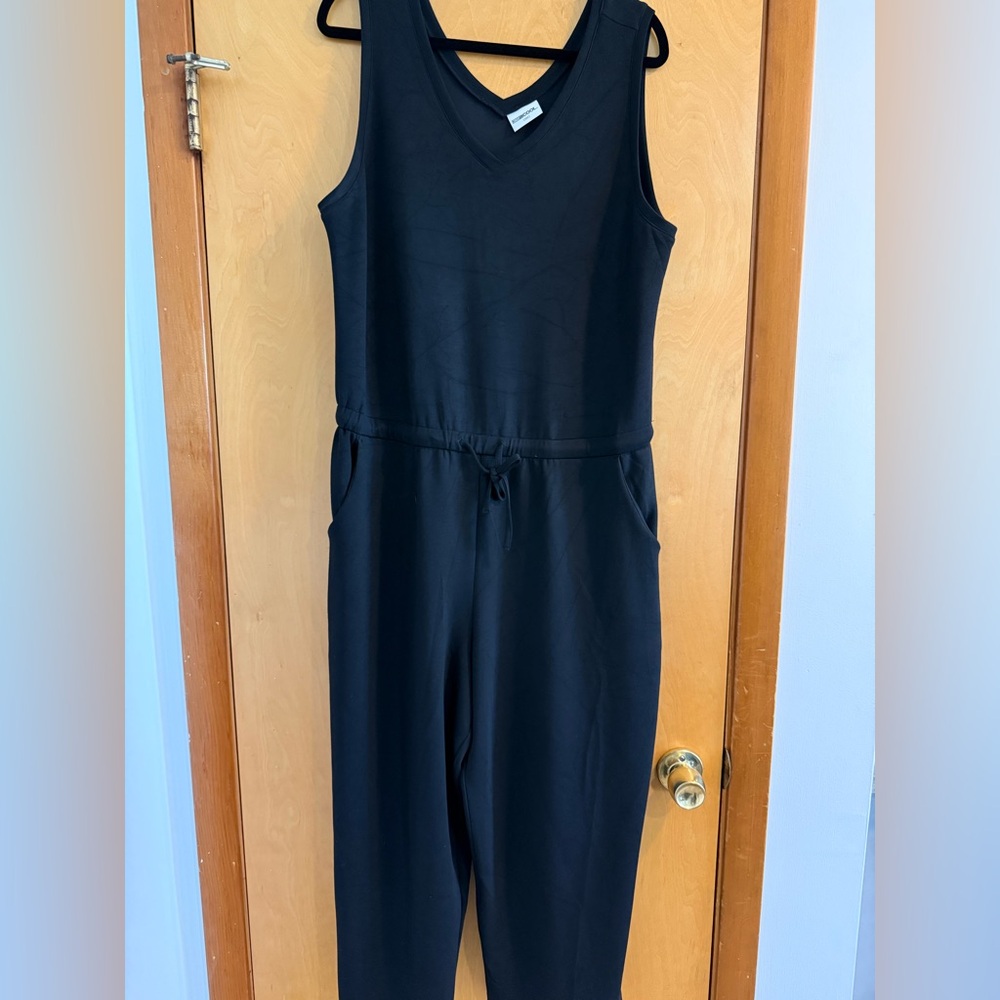 32 Degrees Black Sleeveless V-Neck Jumpsuit